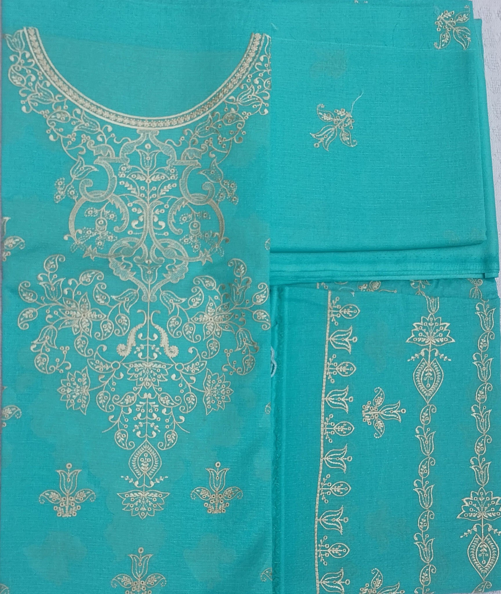 Full Embroidered Lawn 3pcs Suit ( Unstitched)