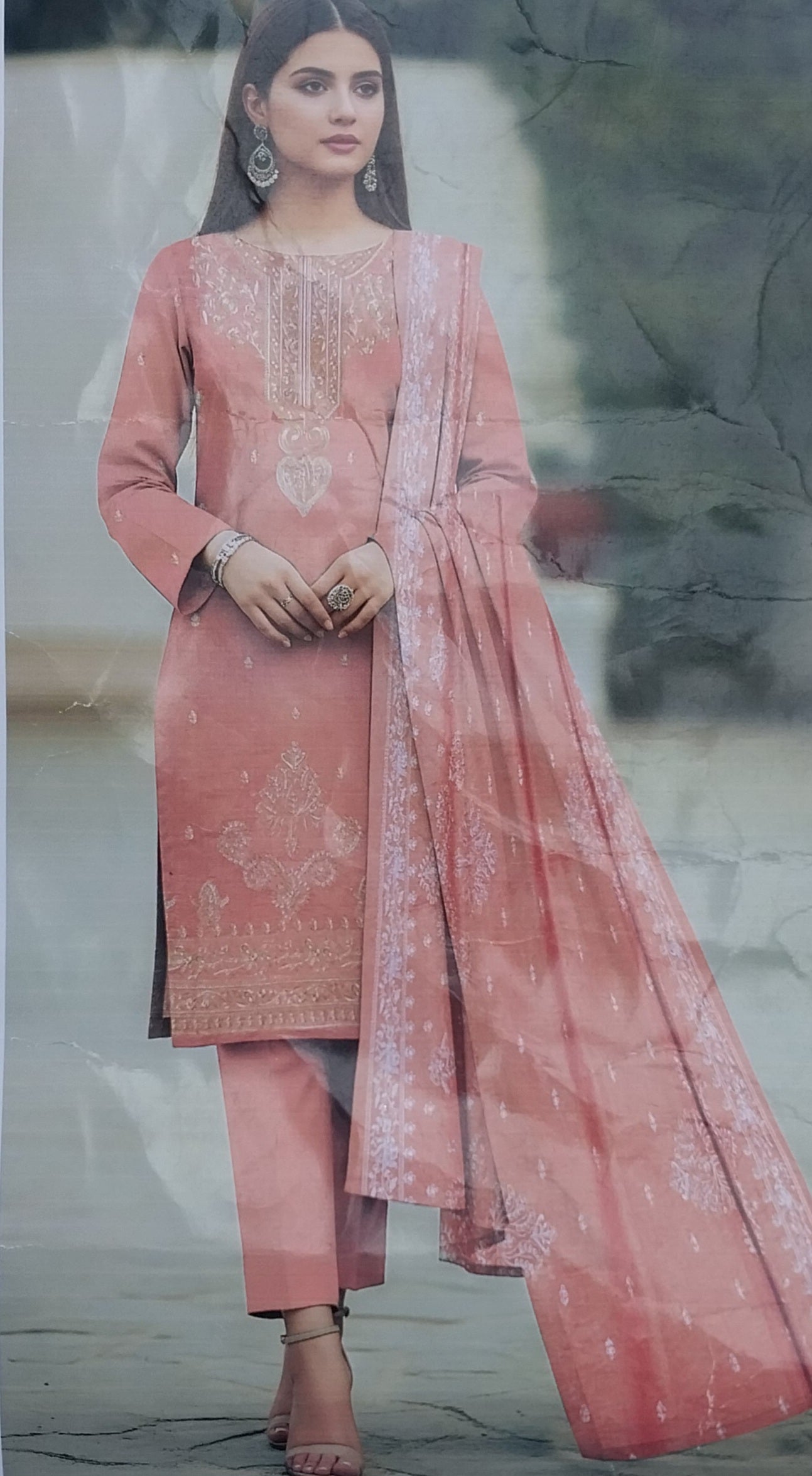Full Embroidered Lawn 3pcs Suit ( Unstitched)